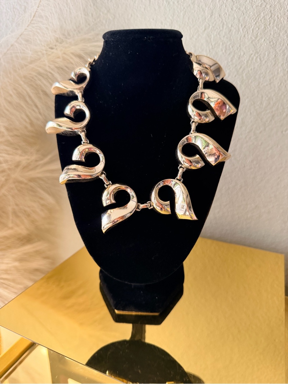 Vintage 1954 Coro Pegasus Corolite Gold Tone Swirl Necklace Signed Futura